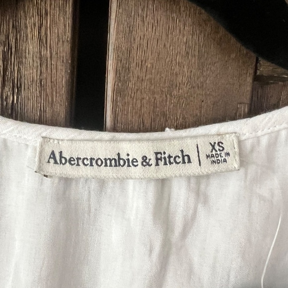 Abercrombie & Fitch Short-Sleeve Flutter Sleeve Top White Size XS NWT - Picture 9 of 9
